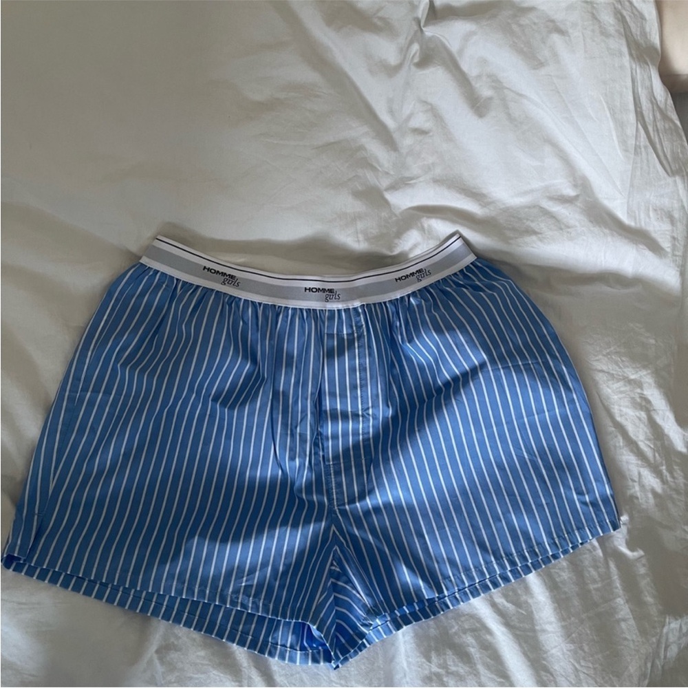 Hommegirls blue and white stripe boxers in a large